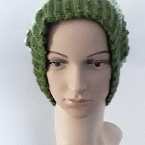 Super Cute Winter Hat (NWOT) - Picture 2 of 10